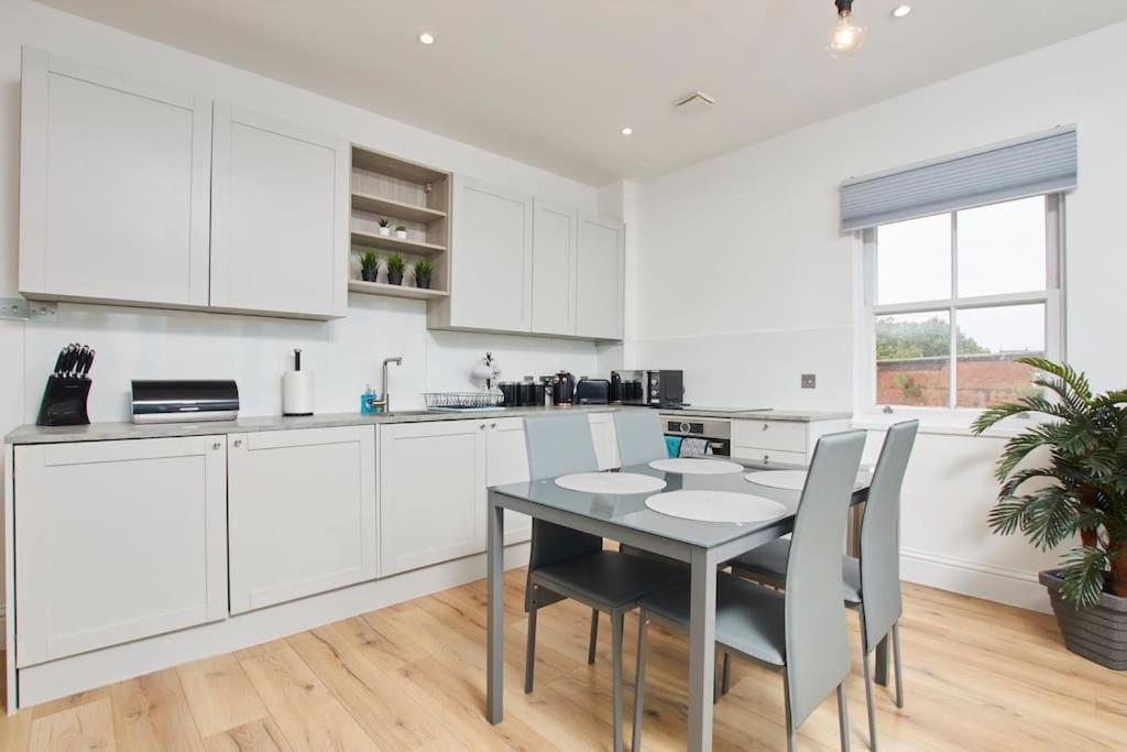 Beautiful Central Apartment Leamington Spa Exterior foto